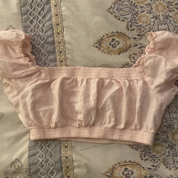 Brandy Melville Light Pink Puff Sleeve Cropped Bra Crop Top - Picture 4 of 5